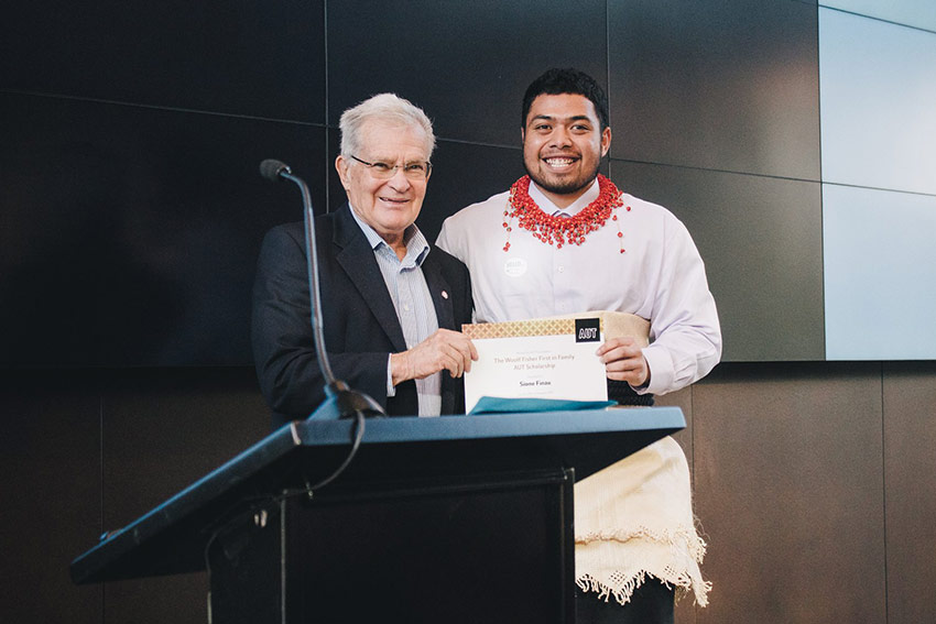Announcement of scholarship recipient